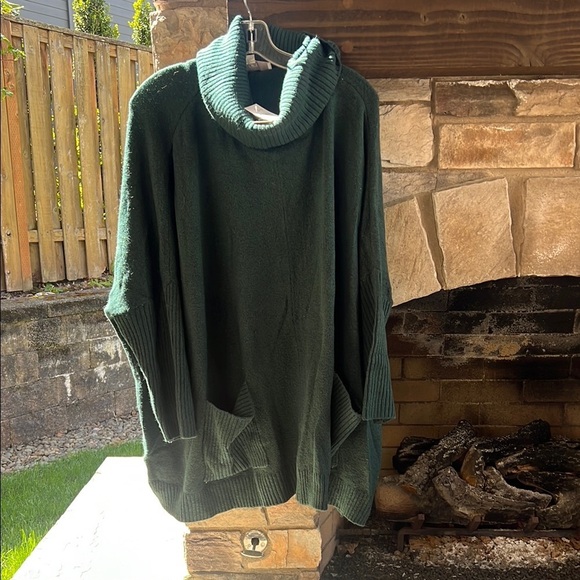 NWT Cozy Loft Green Cowl Neck Sweater - Picture 1 of 4